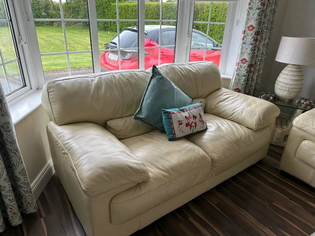 Leather 2 seater couch - Image 1