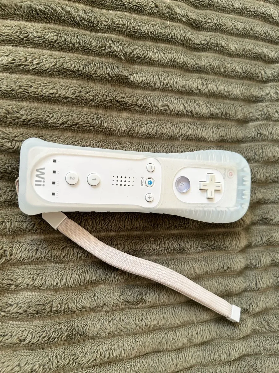 Nintendo Wii U Bundle - Image 2