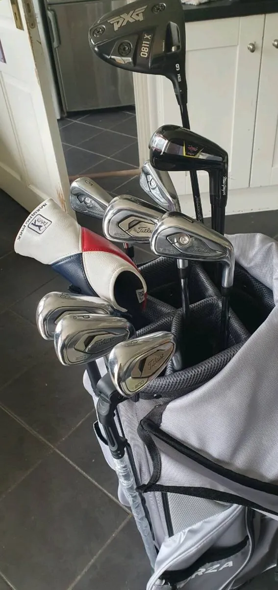 TOP OF RANGE SET OF GOLF GLUBS - Image 1