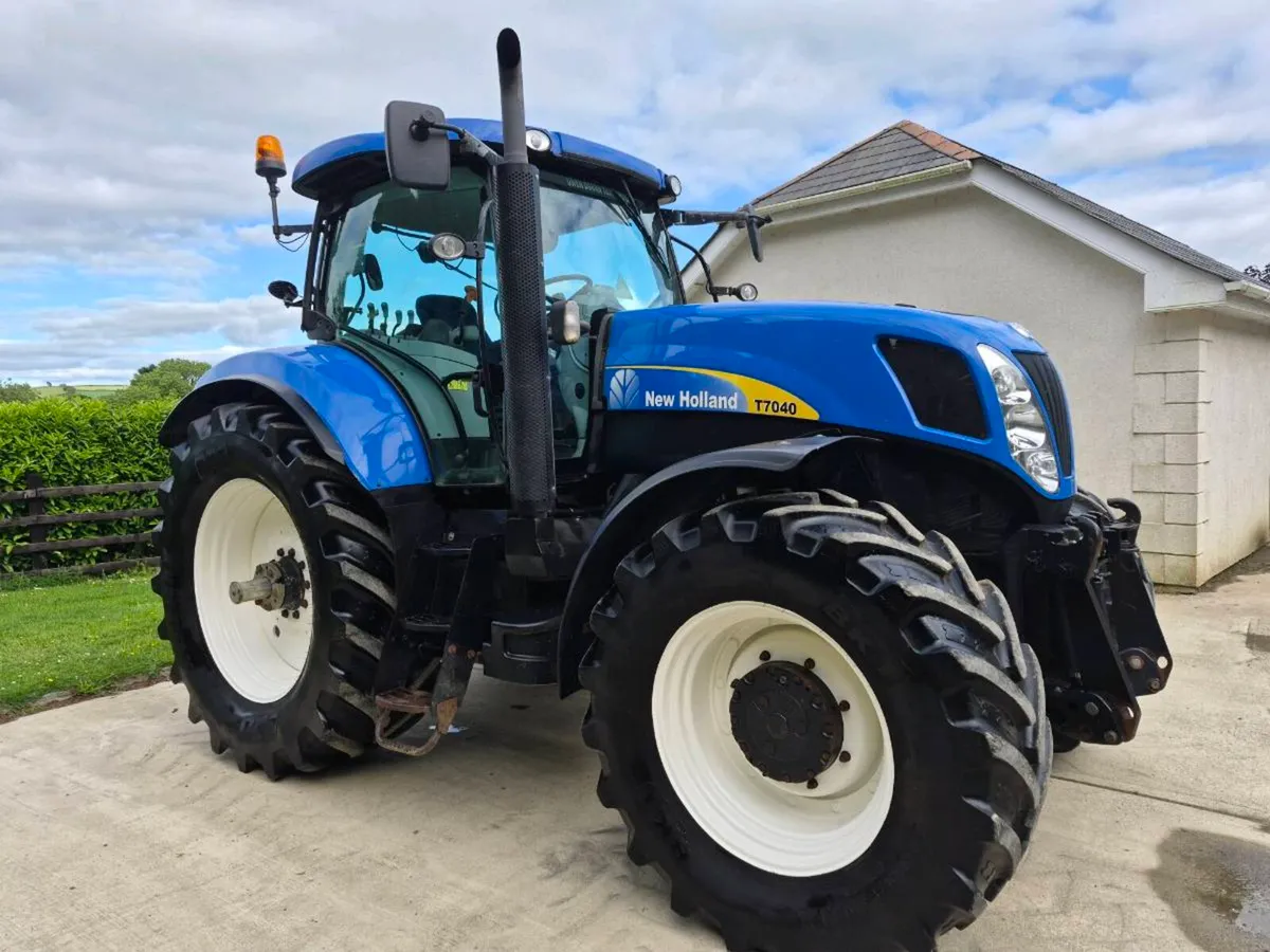 New Holland T7040 2011 50k - Image 1
