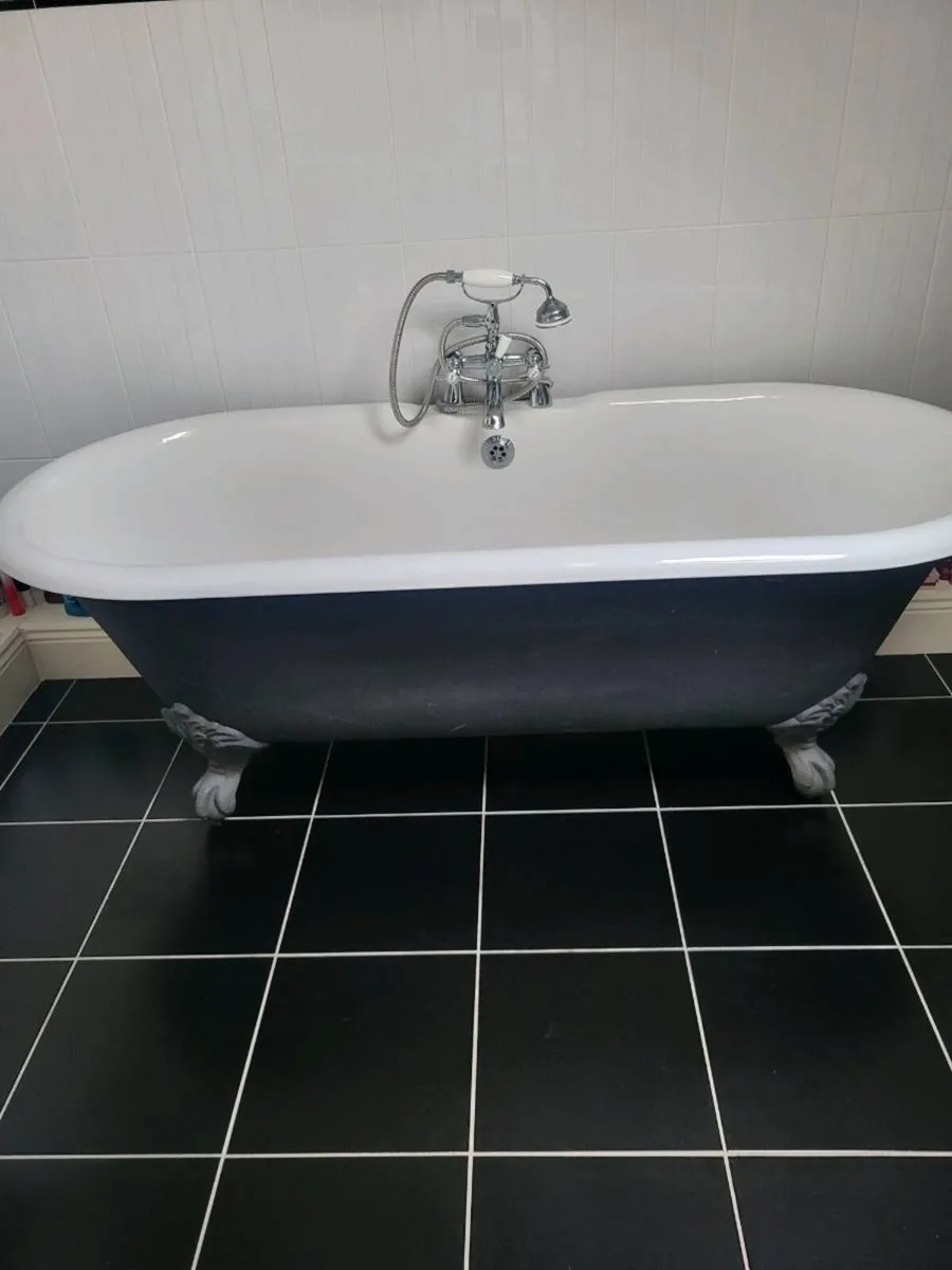 Cast Iron bath & taps - Image 1