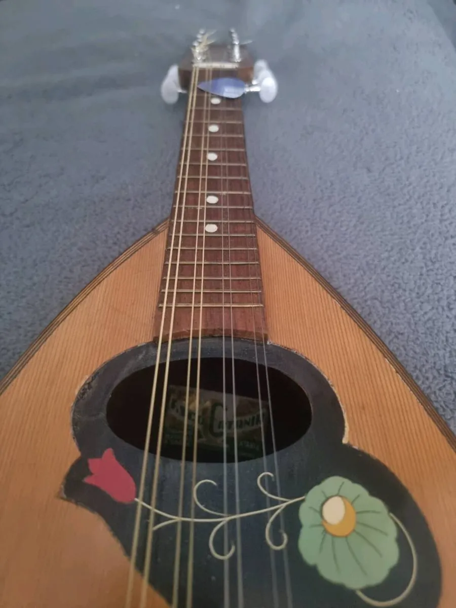 Old Italian mandolin - Image 4
