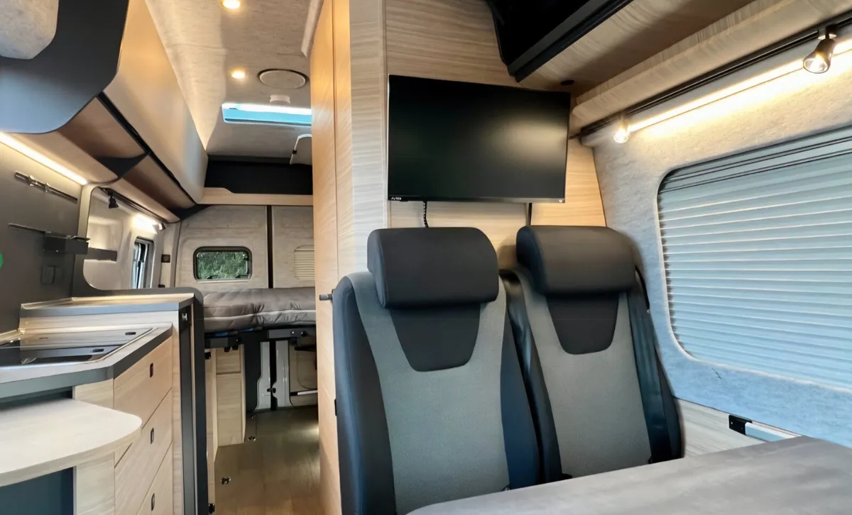 2023 HOBBY MAXIA VAN VW CRAFTER DSG ONLY 3500KMS - Image 4
