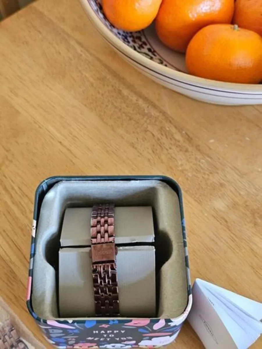 Fossil Ladies Bracelet  Watch / Great Condition - Image 2