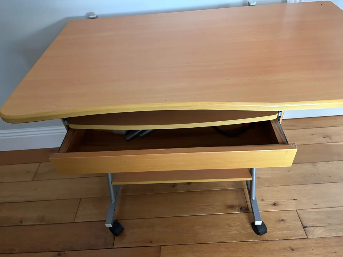 Office desk - Image 4