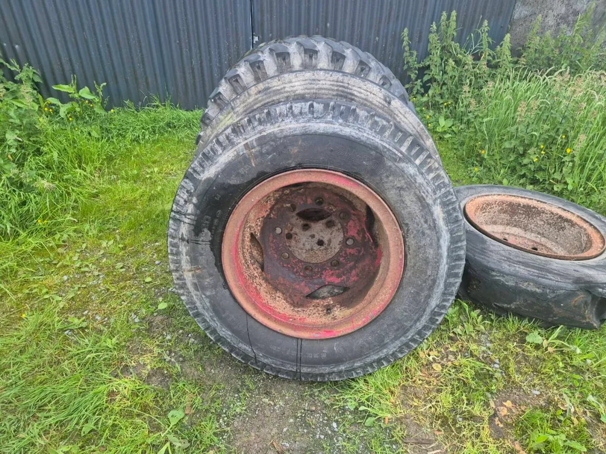 Tyres from arch trailer - Image 1
