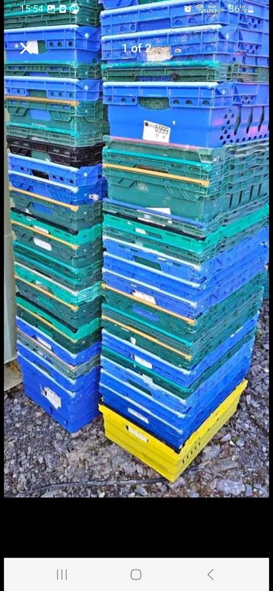 200 plastic storage crates - Image 1