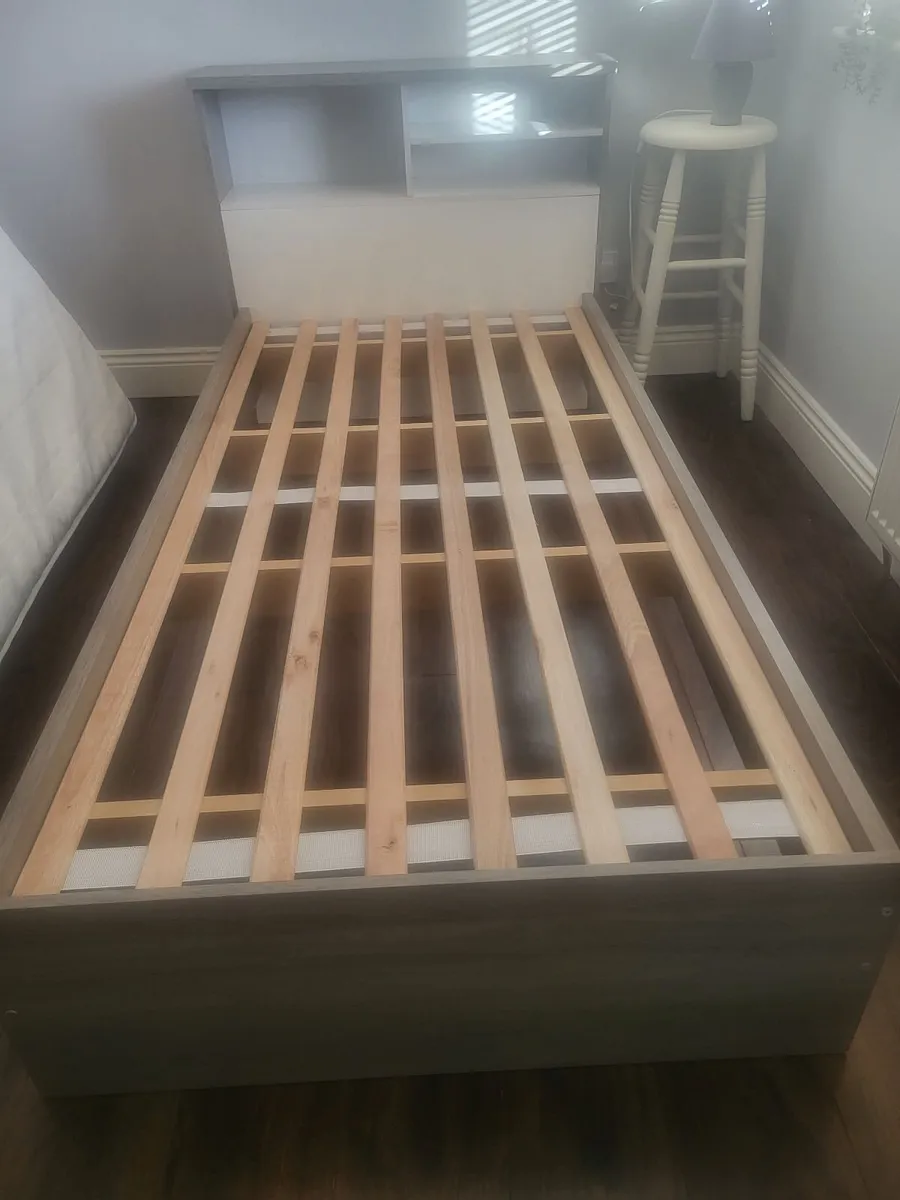 Bed - Image 1