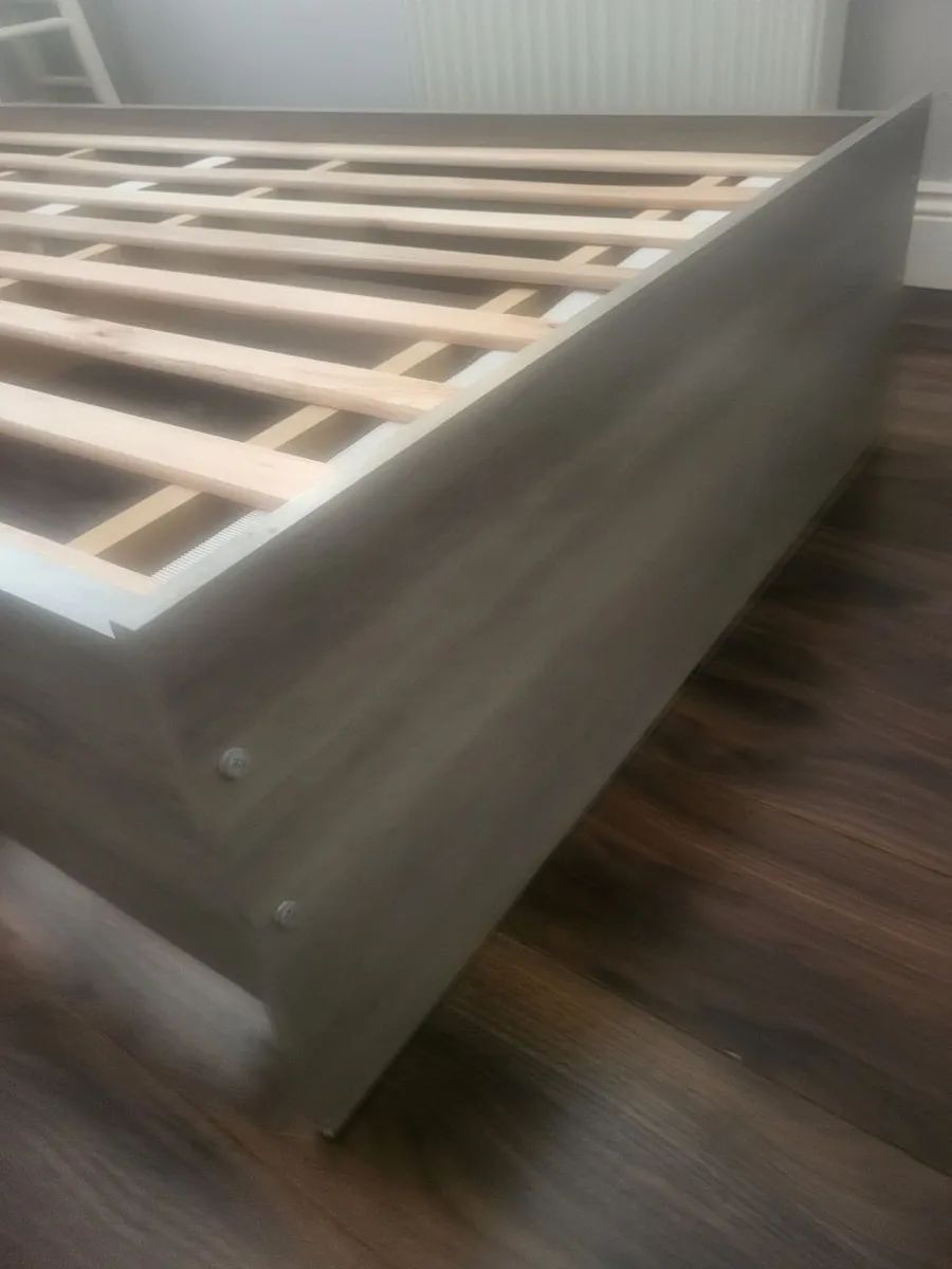 Bed - Image 3