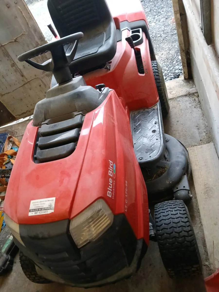 Ride on lawnmower - Image 3