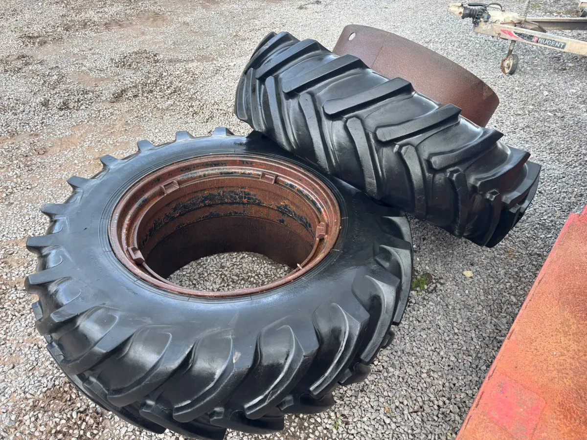 Stock Dual wheels 16.9-34 - Image 1