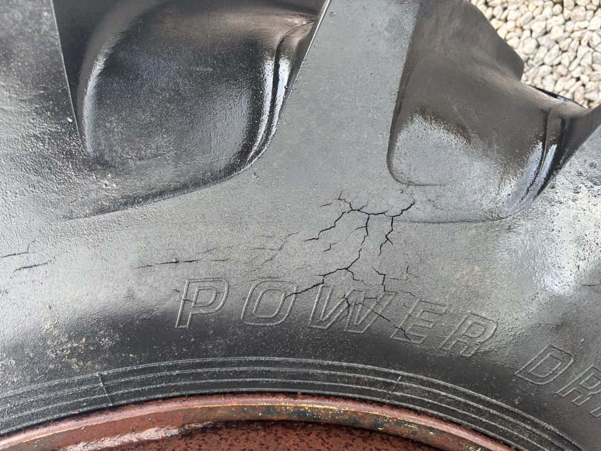 Stock Dual wheels 16.9-34 - Image 3