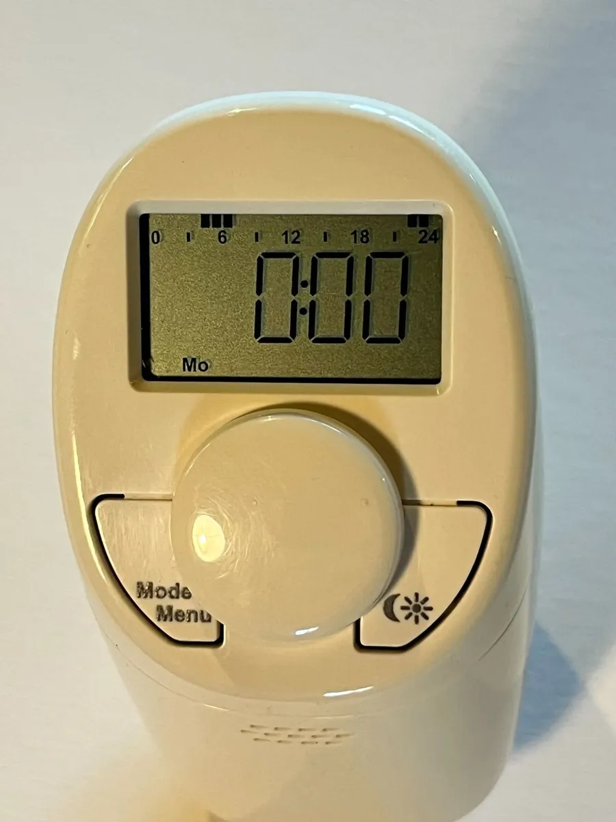 7x eqiva Model M Digital Radiator Thermostats - Image 2