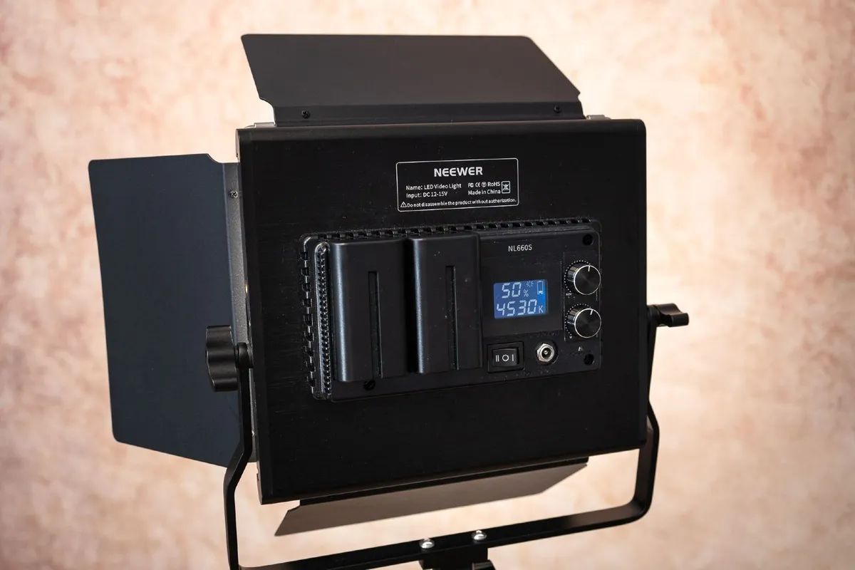 Neewer LED Panel – Studio & Video Light, Bi-Color - Image 3