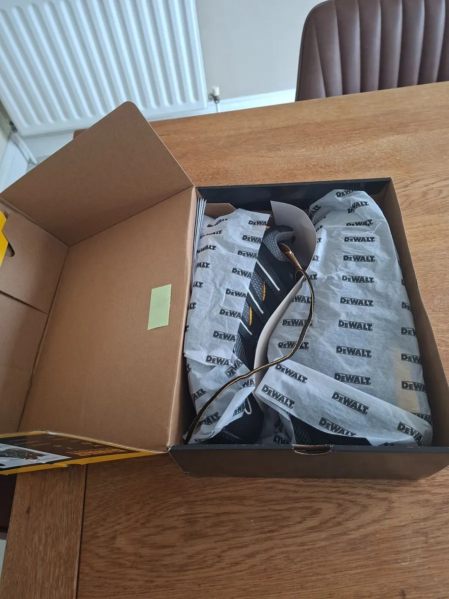 DeWALT Safety shoes - Image 3