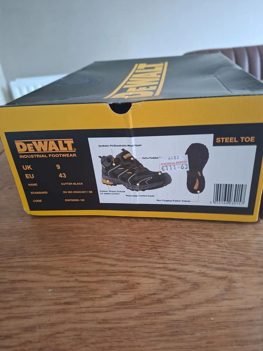 DeWALT Safety shoes - Image 1