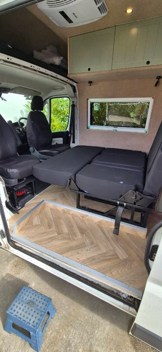 Off Grid Camper | 5 Belts (Isofix) | AC | Truma - Image 2