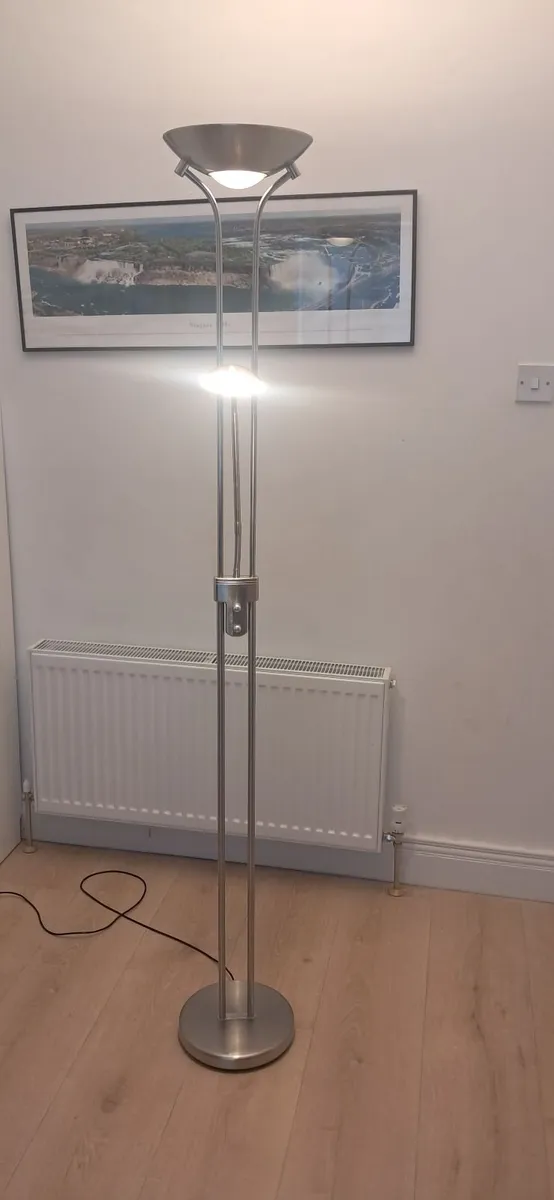 Floor lamp with reader light brand NEW - Image 2