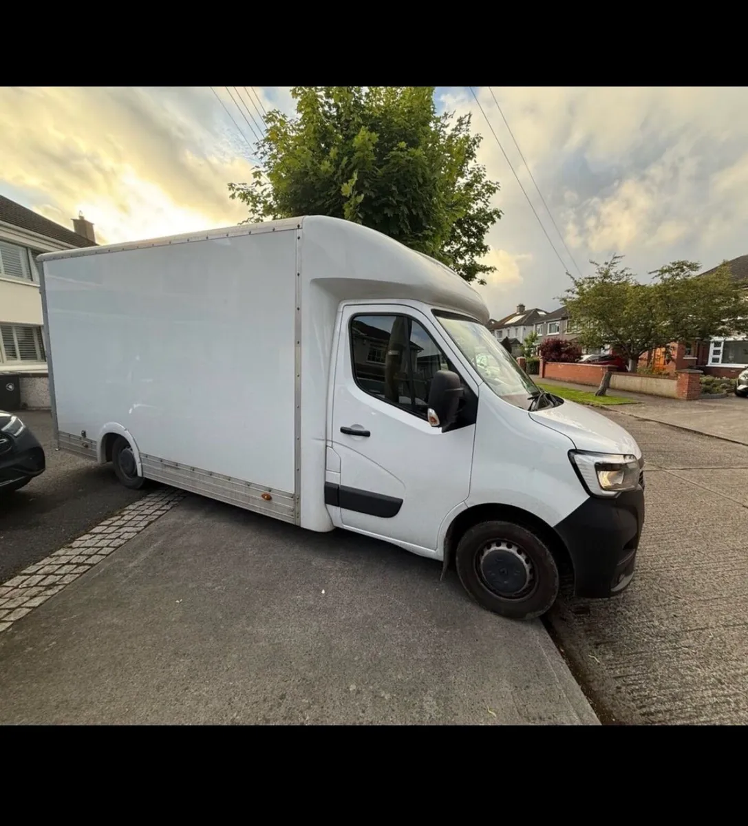 212 Renault Master Luton Low Loader Box Van. - Image 1