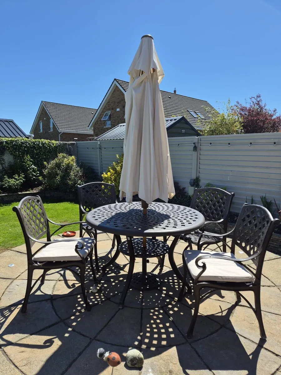 Cast Iron Garden Table full set - Image 3