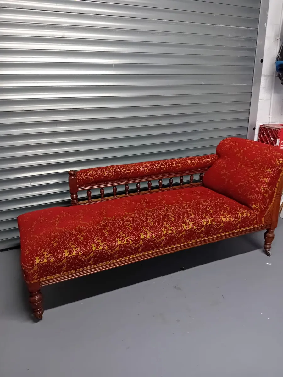 Chaise Longue - Image 1