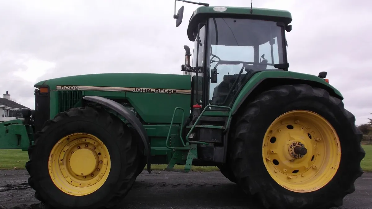 john deer 8200 - Image 1