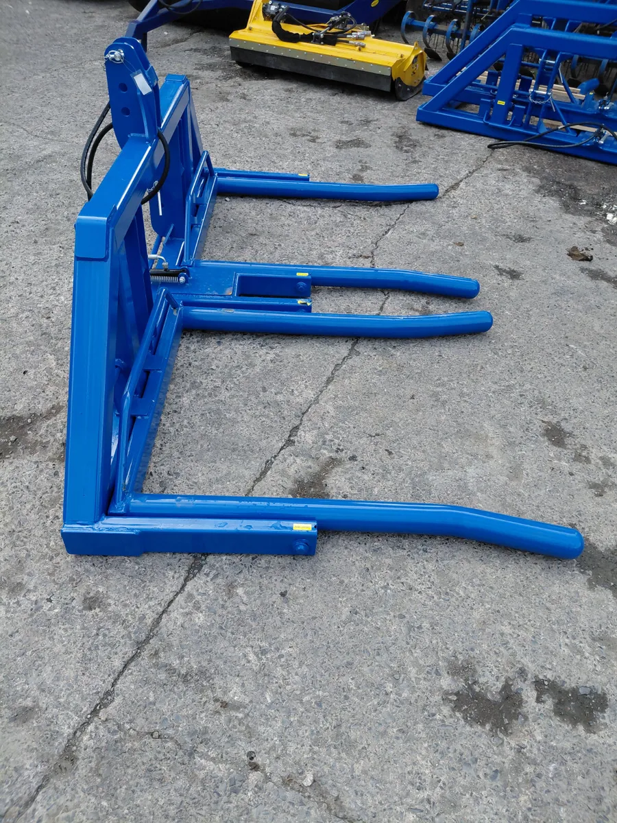 New Dowd Double Bale Lifters - Image 4