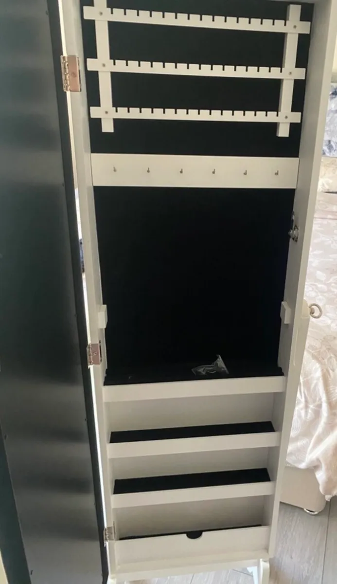 Mirror jewellery storage - Image 2