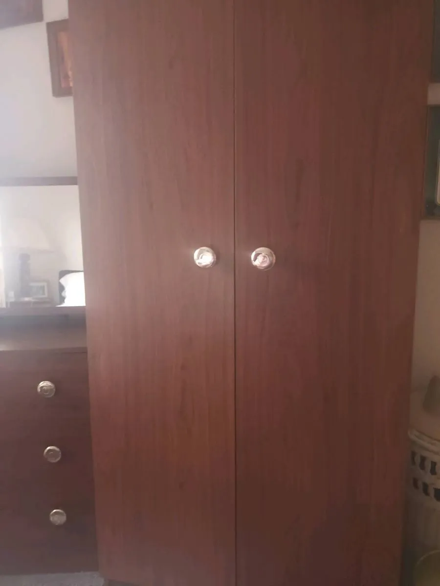 Dressing table  and wardrobe  for  sale very good - Image 1