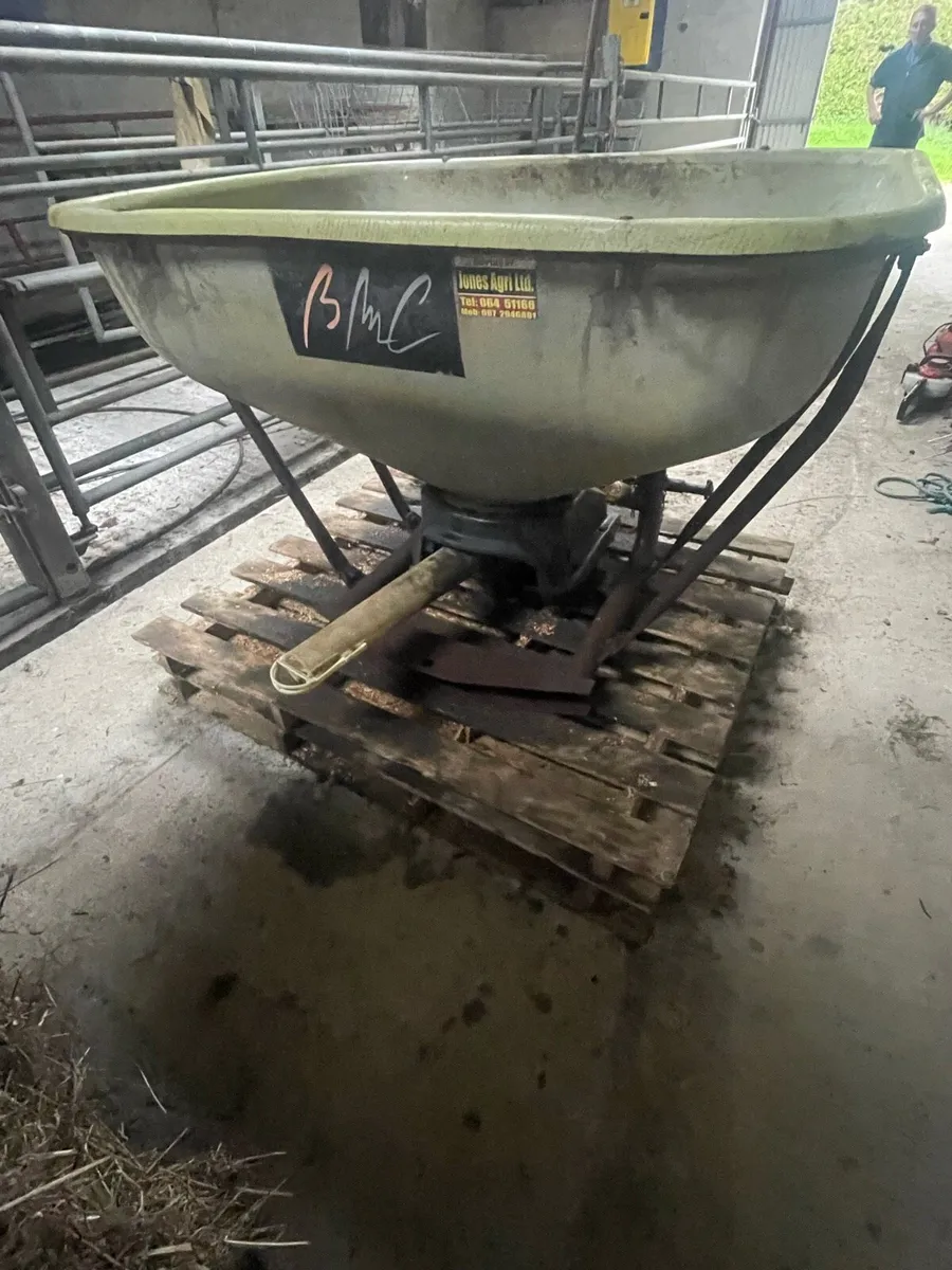 6CWT BMC Wagtail Fertiliser Spreader - Image 4