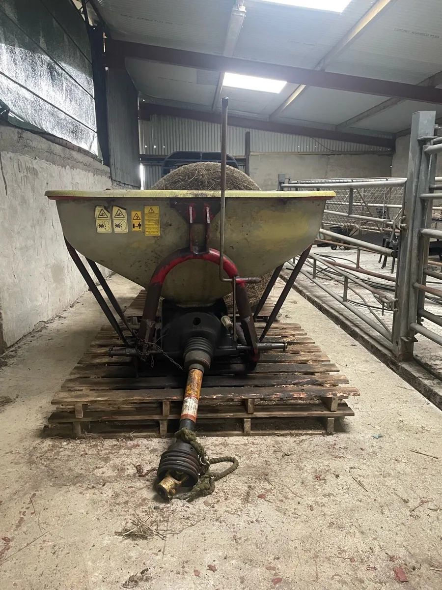 6CWT BMC Wagtail Fertiliser Spreader - Image 1