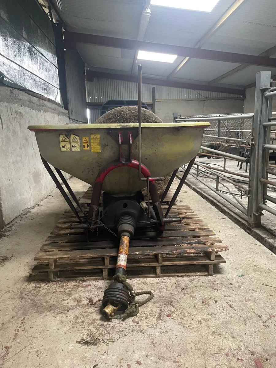 6CWT BMC Wagtail Fertiliser Spreader - Image 2