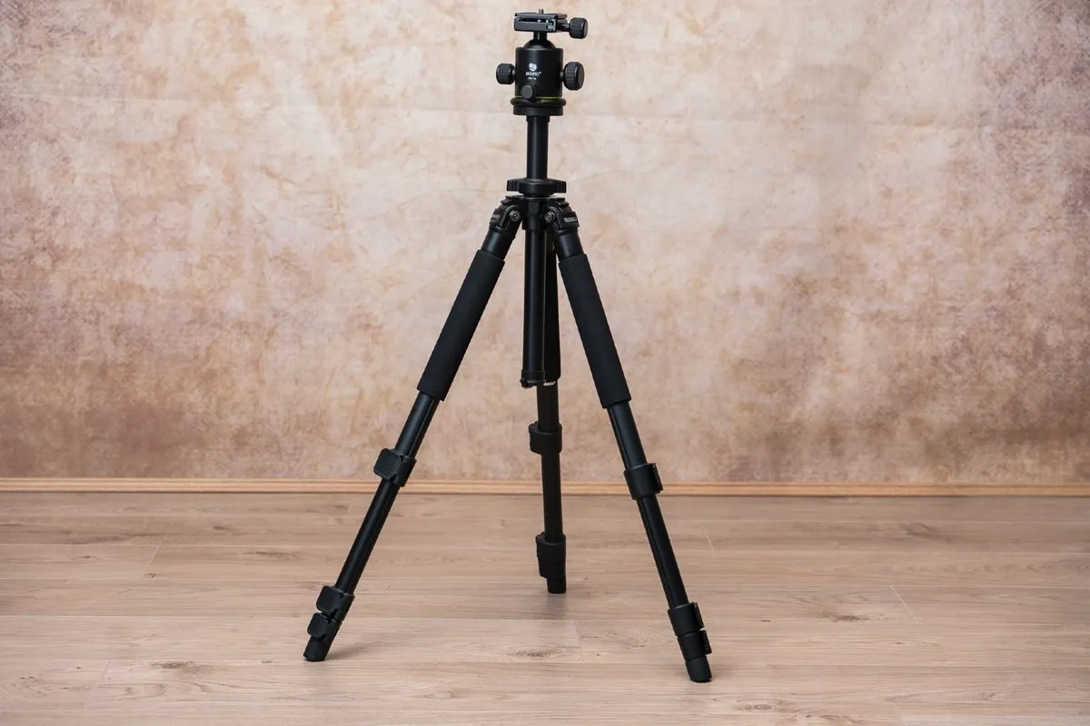 Benro Tripod + KB-1A Ball Head - Image 1