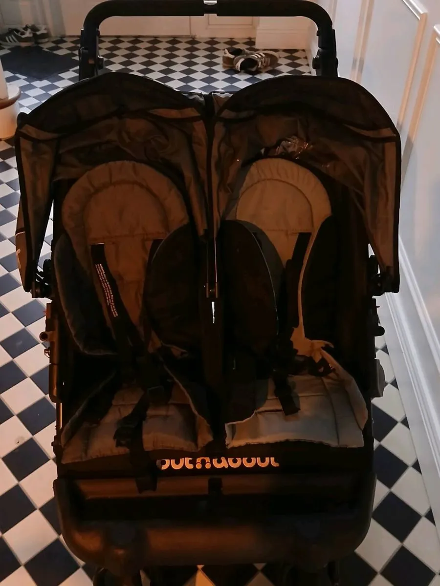 Out n about double pram - Image 2