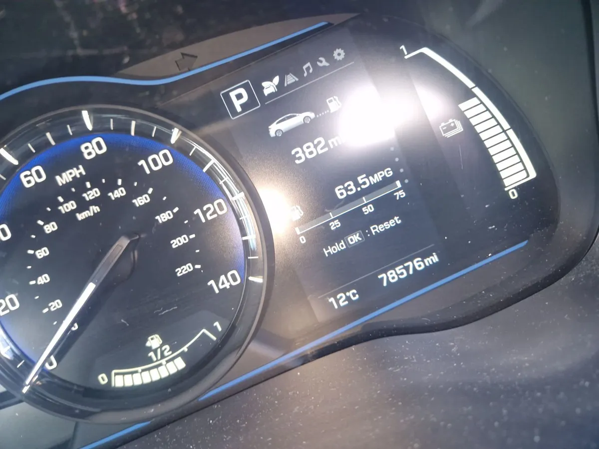 Hyundai ionic hybrid 78k miles - Image 4