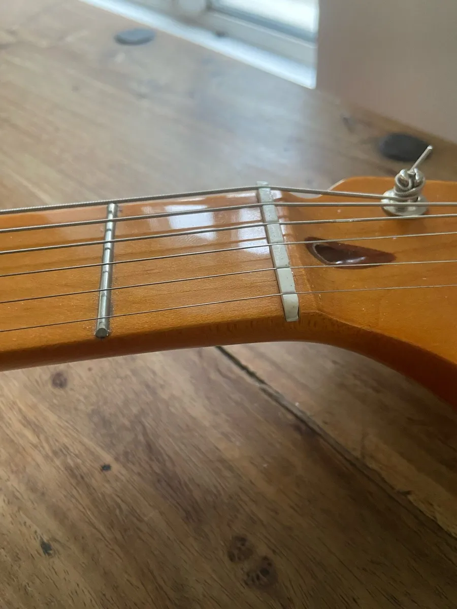 Fender Squire 70s Classic Vibe Stratocaster - Image 4