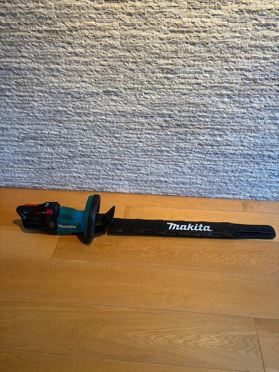 Makita DUH751 LXT Brushless battery hedge trimmer - Image 1