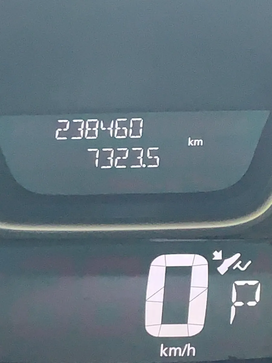202  RENAULT TRAFFIC DIESEL  AUTOMATIC - Image 2