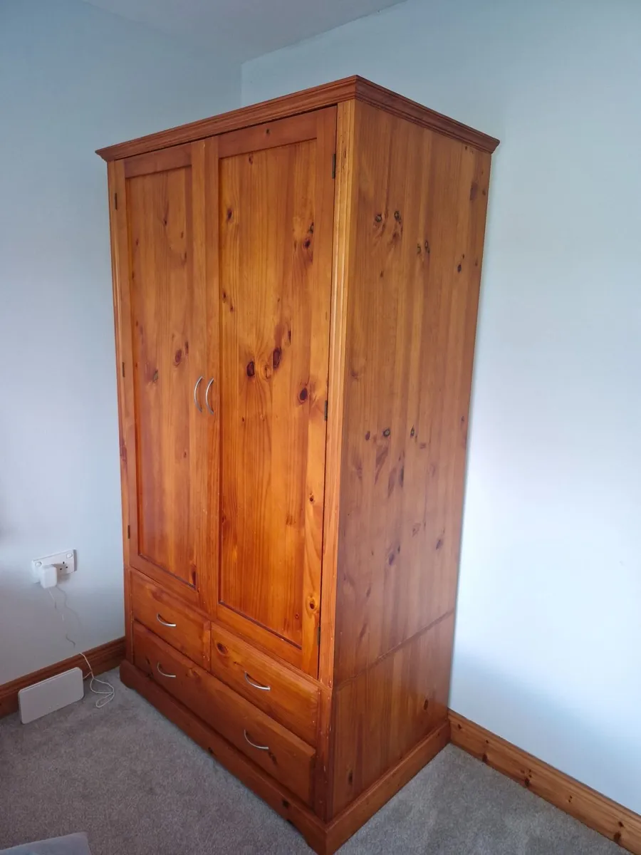 LARGE SOLID WARDROBE - Image 2