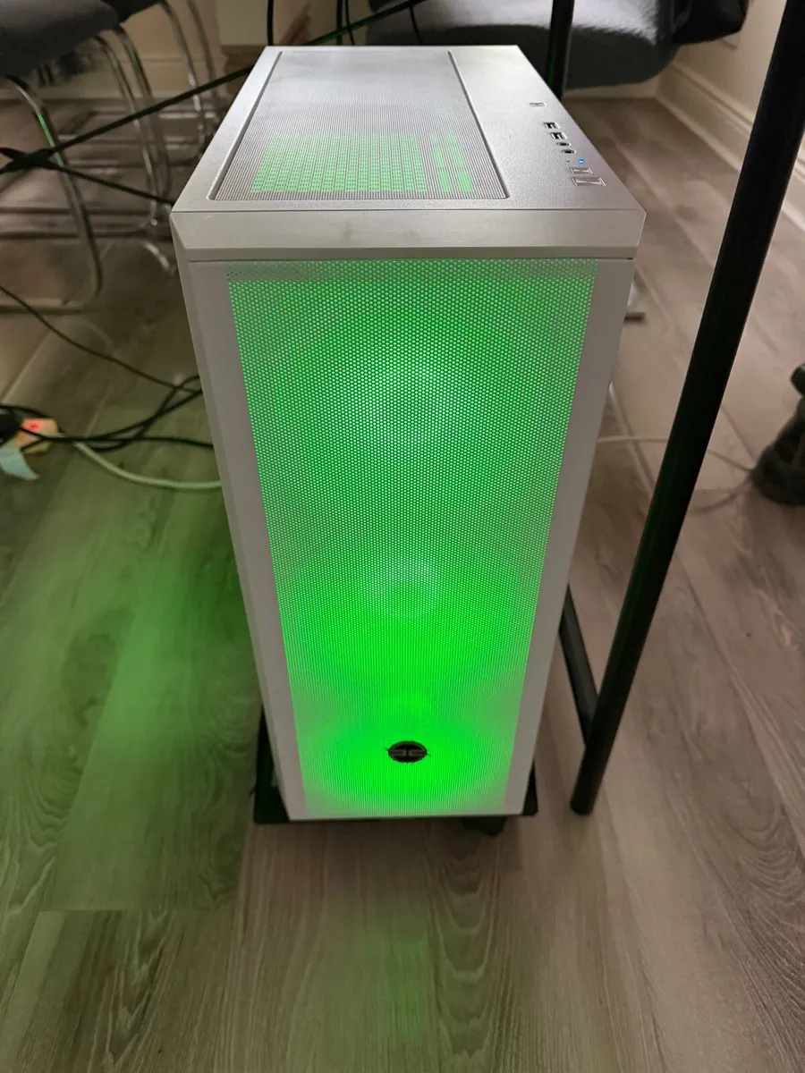 Gaming PC Setup - Image 4
