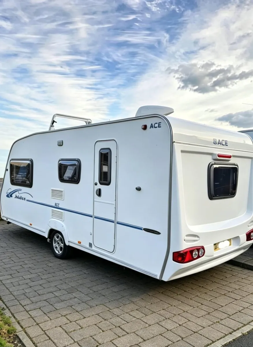 Caravan - Image 2