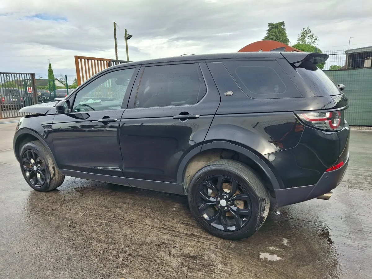 2017  Discovery Sport  7 seater 180bhp - Image 4