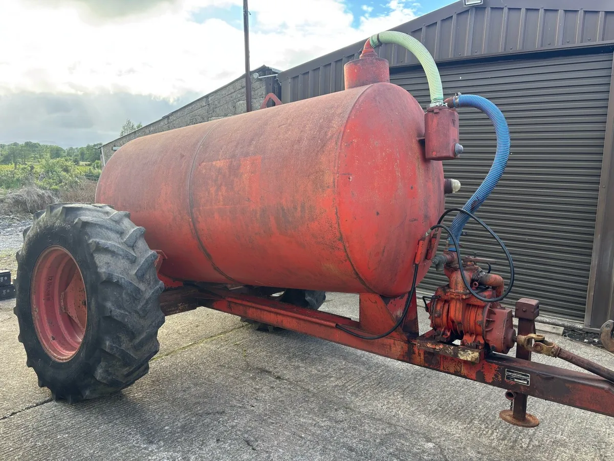 Slurry tanker - Image 1