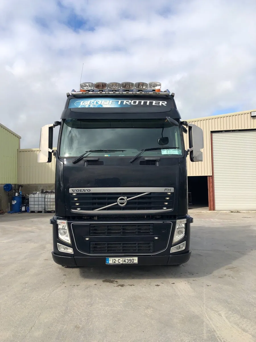 2012 Volvo FH13 tag axle, manual - Image 2