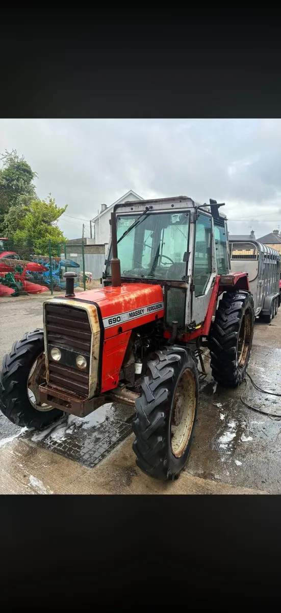 Massey 690 - Image 1
