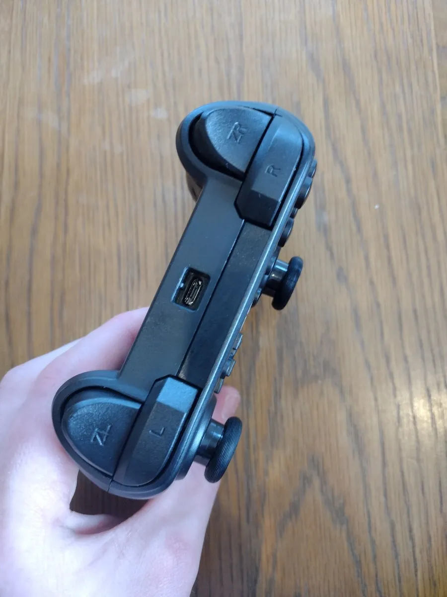 Nintendo Switch Black pro controller - Image 4