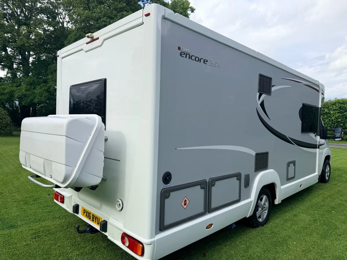 Elddis Encore 254 Luxury Motorhome - Image 4