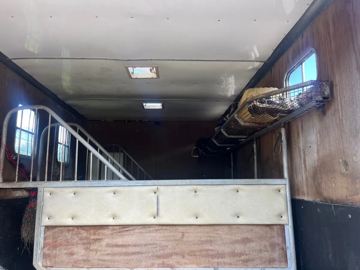 Horse truck - Image 2