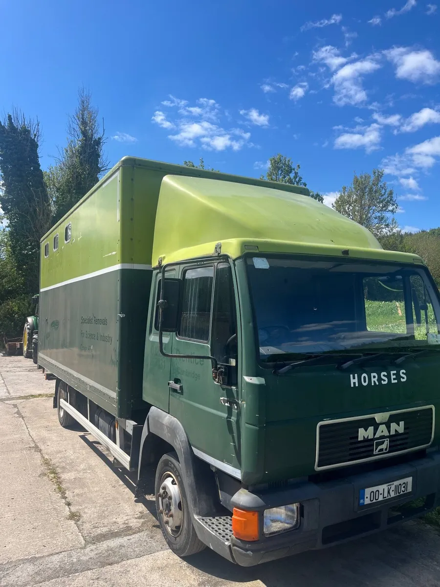 Horse truck - Image 4