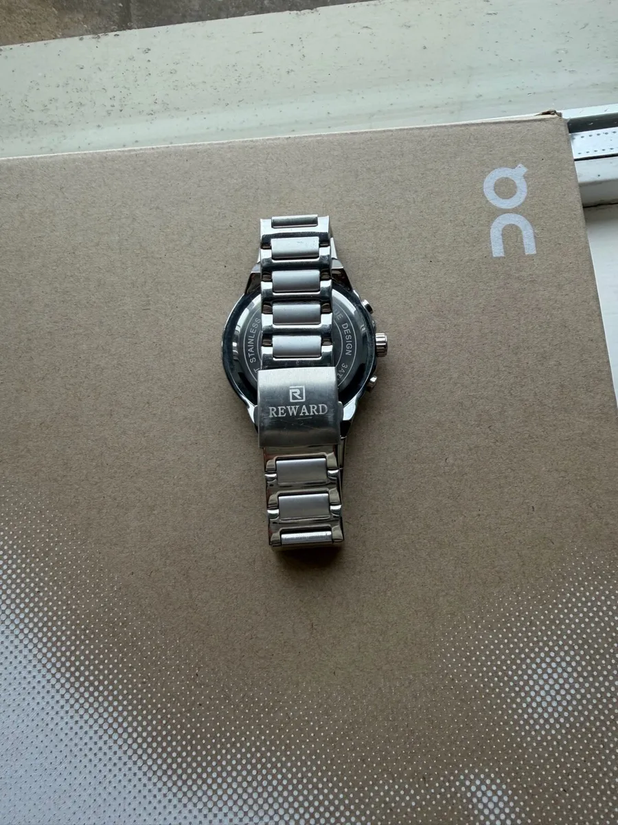 silver watch - Image 2